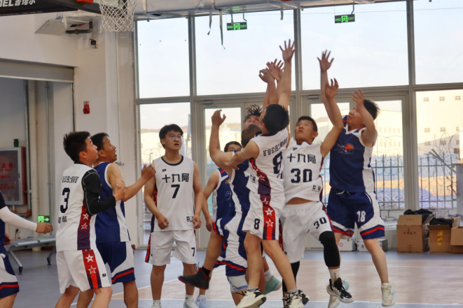 激情夏日，携手并进——suncitygroup太阳新城 VS中铁十九局篮球友谊赛